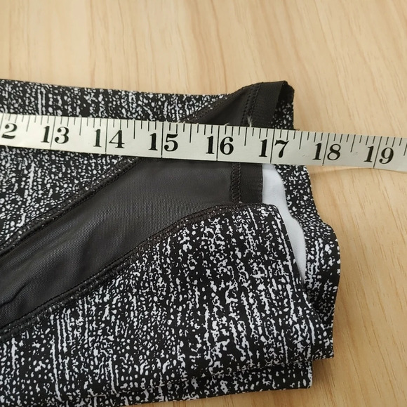 Lululemon Pace Perfect Crop Air Time White Black Women Size 6 - Picture 8 of 8